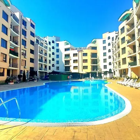 Menada Avalon Daire